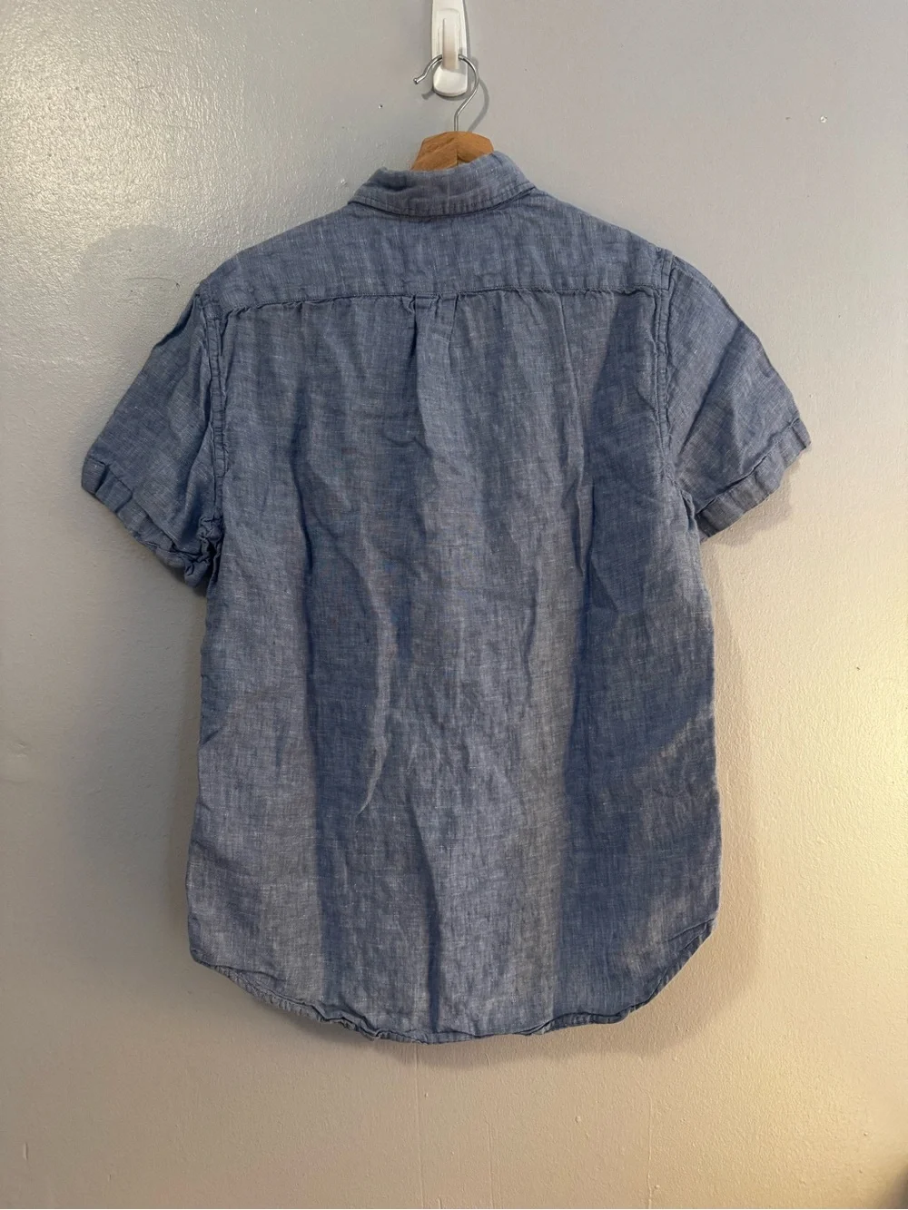 J. Crew Men's Short-Sleeve Linen Blend Button-Down Shirt in Chambray Blue
